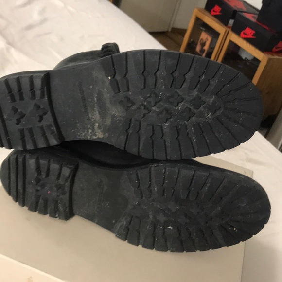 Burberry Black Leather Boot - Picture 5 of 7